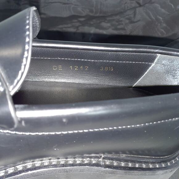 Celine 'Margaret' Black Round Toe Loafer With Triomphe Chain Size 8.5 - Picture 7 of 7